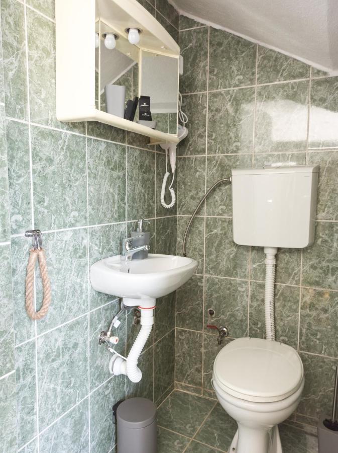 Apartman Dvoristance Golubăţ Exterior foto
