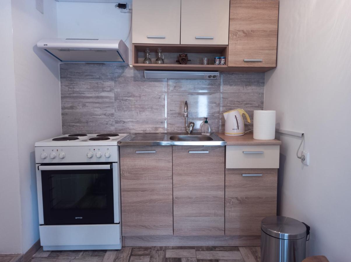 Apartman Dvoristance Golubăţ Exterior foto